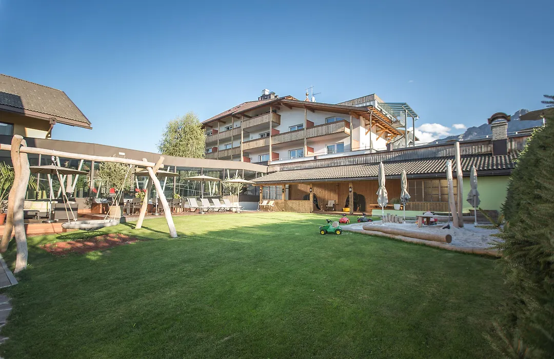 Hotel Famelí-1